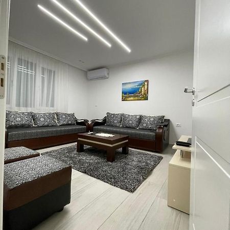 Tani Apartment 1 Shkodër Buitenkant foto
